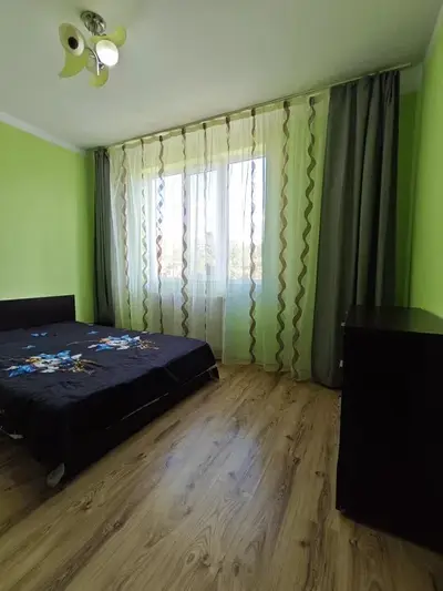Apartament cu 3 camere – zona Poliției