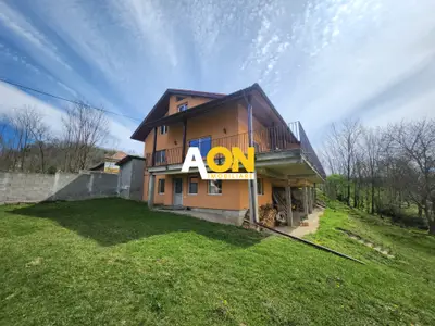 De vanzare casa 6 camere 8142 mp teren in Oarda de Sus