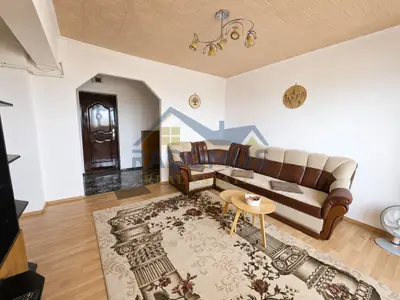 Garsonieră 2 camere | Republicii | 260 €/lună | Etaj 10