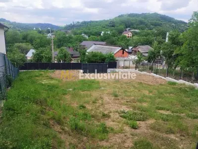 Teren intravilan cu priveliște deosebită  - Ștefănești, Argeș