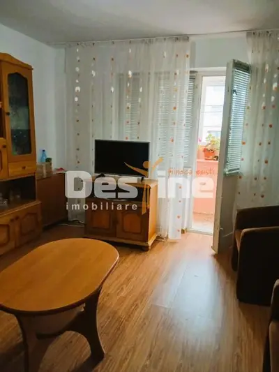 Apartament cu 3 camere de vanzare zona centrala