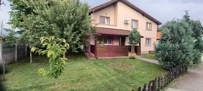 Săbăreni, casă 2009, P+1, terasă, garaj, curte 315 mp