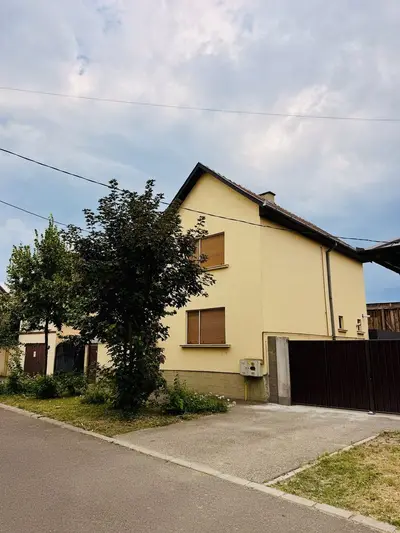 Casă cu etaj P+1 122 mp renovata si gata de mutare