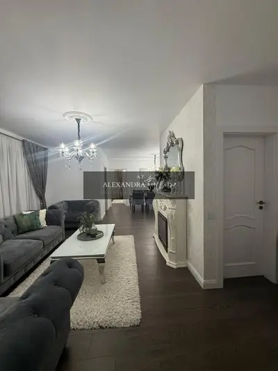 Apartament 3 camere decomandate, 2 bai,balcon, etaj intermediar, garaj