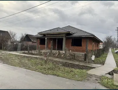 Vand casa in jud. Satu Mare,Com. Lazuri