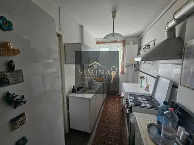 Apartament 2 Camere, De Vânzare, Etaj 3, Aleea Carpati
