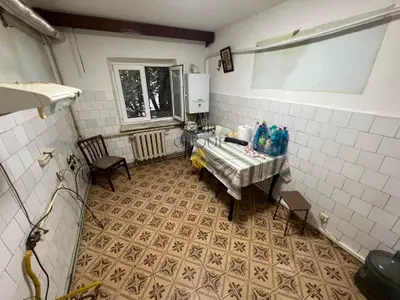 Apartament cu 3 camere | Etaj 3/3 | 80 mp | 2 Stejari | CEC