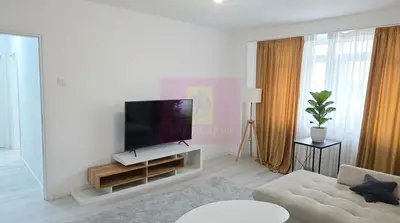 Vanzare apartament 3 camere Bd. Unirii stradal-Centru Civic