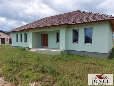 Vanzare casa semifinisata pe un nivel in Alba Iulia