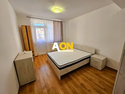 Penthouse pe două niveluri, panouri solare, terasă de 50 mp, boxă
