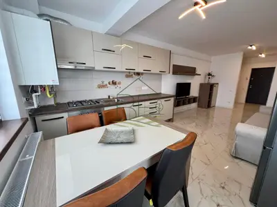 3 camere cu terasă generoasa și vedere spre Munții Făgăraș