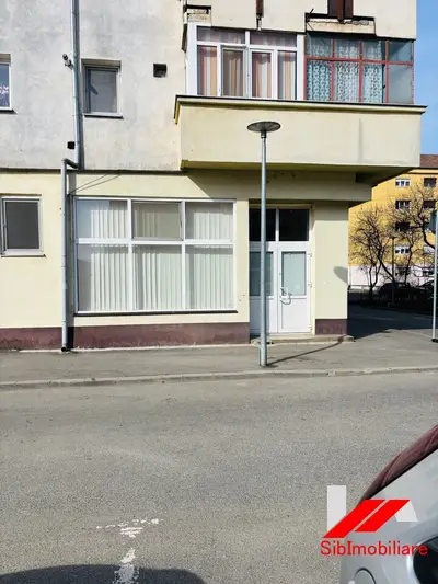 Spatiu Comercial cu vitrina de inchiriat Stefan Cel Mare Sibiu
