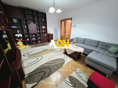 Apartament 3 Camere de Inchiriat Strada Closca