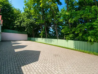 Garsonieră de vânzare, 30 mp, Zona Piața Centrală, curte privată/loc de parcare