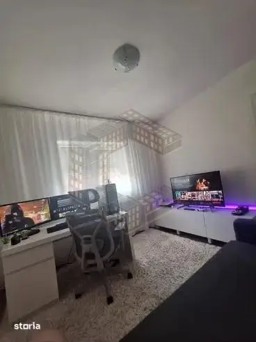 Apartament cu 3 camere,decomandat,etaj intermediar,de vânzare,Giroculu