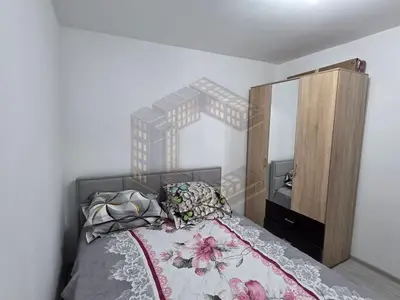 Apartament cu 3 camere, etaj intermediar, renovat, zona Sagului