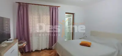 casa duplex Baicoi, intrare si curte separata