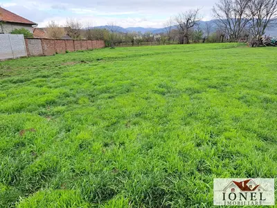 Teren intravilan-2300 mp- de vanzare in Vintu de Jos