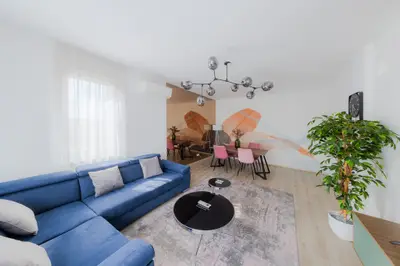 Apartament 3 camere, ultracentral, Oradea. 287 000 E. Comision 0