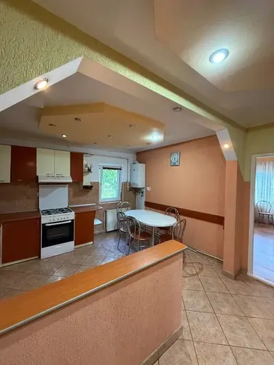 Apartament cu 3 camere, 80 mp – spațios și luminos , zona Mol