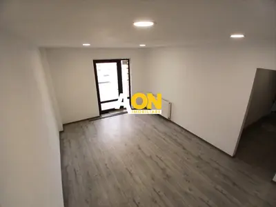 Spațiu Comercial de Vânzare, 51mp, Trafic Pietonal/Auto, Zona Cetate