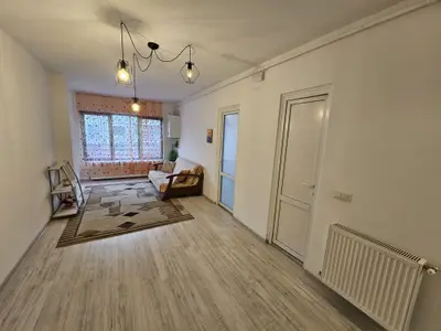 BRASADAS vinde ap Nou cu 2 cam etaj 2/4 in Carpați 2.