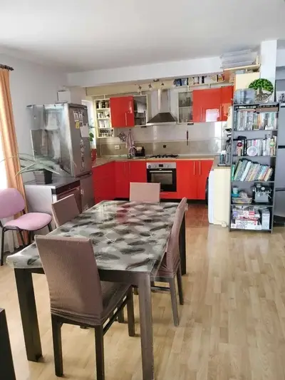 Apartament 4 camere, 85 mp + terasă, garaj – zona Hotel Royal