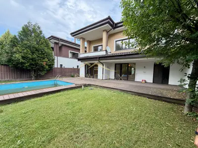 Vila cu 9 camere *900 teren* & piscina privata // Pipera