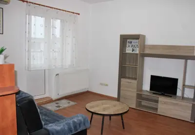 BRASADAS vinde ap 2 cam etaj 4/4 ULTRACENTRAL