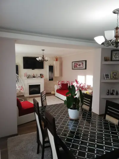 Casa 4 camere, Zona Tisauti