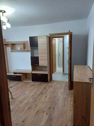 Apartament renovat cu 2 camere și balcon – zona Lugojului