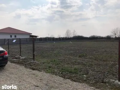 Ag EUROPA vinde 700 mp. teren in Odoreu cu toate utilitatile.