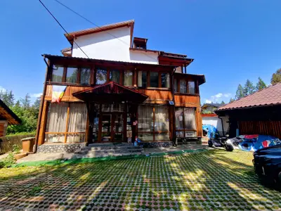 Pensiune de vânzare I Predeal | Teren 600 mp | 14 dormitoare I 12 bai
