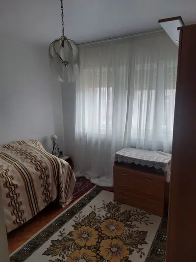 BRASADAS vinde ap 2 cam etaj 4/4 Micro 16.