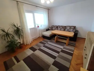 Apartament cu 3 camere decomandat, mobilat în Girocului