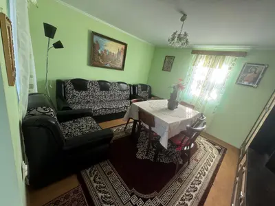 Casa 3 camere, Zona Tisauti