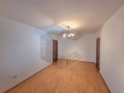 Apartament cu 2 camere, semidcomandat,de vanzare, Spitalul Judetean