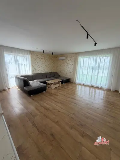 De închiriat apartament cu 3 camere în Tg Mureș - Unirii