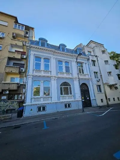 Ag BRASADAS închiriază vila cu 22 camere Piata Universitatii