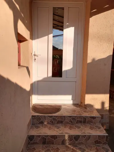 ageuropa.ro vinde casa in zona 14 Mai cu 3 cam. si teren aferent de 500mp.