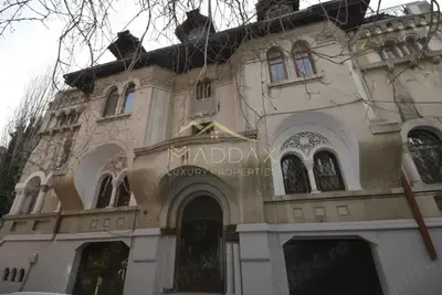 Apartament cu 4 camere in vila interbelica / Dorobanti