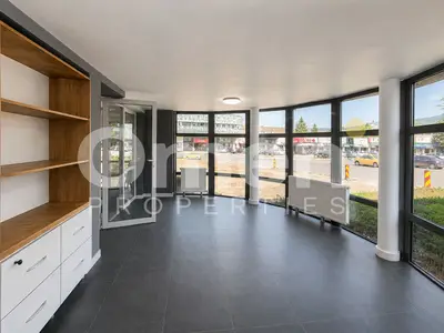 Spatiu comercial cu trafic pietonal intens | renovat | 80 mp | Vis a vis de Vivo