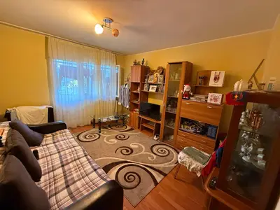 Ap 3 camere - decomandat - Campina - strada Milcovului