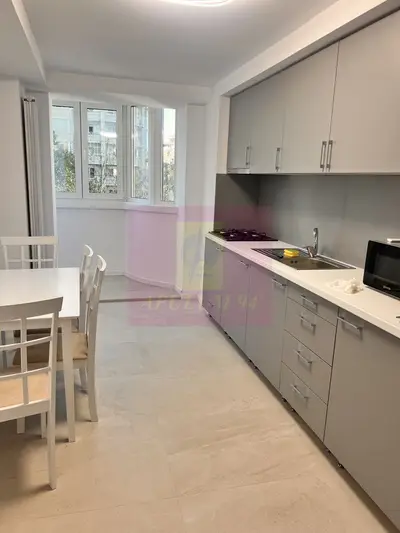 Vanzare apartament 3 camere Decebal, metrou, parking