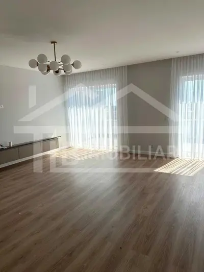 Apartament cu 3 camere, 111mp, 2 locuri de parcare, Zona Sevalia
