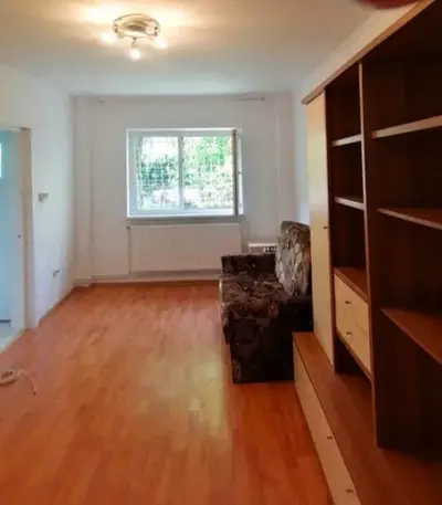 Vanzare gaosoniera complet renovata zona pietonala Racadau