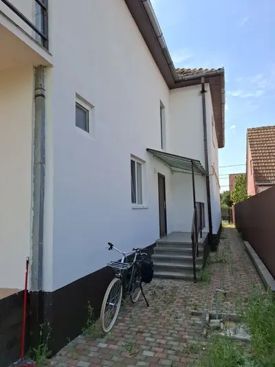 BRASADAS vinde casa individuala finisata 3 cam zona UNIRII.