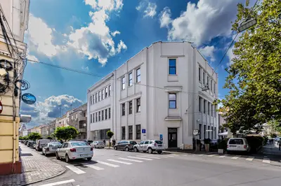 Clădire ultracentrală de vânzare Bulevardul Decebal Comision 0