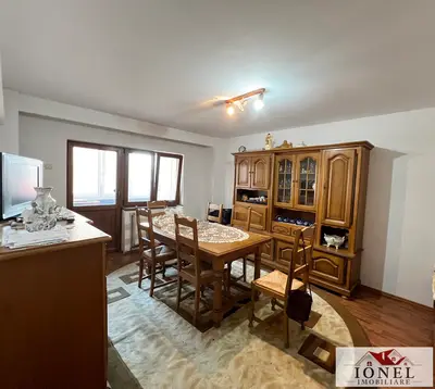 Apartament trei camere decomandat de vanzare in Aiud
