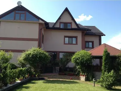 Casa / Vila cu 9 camere Breaza